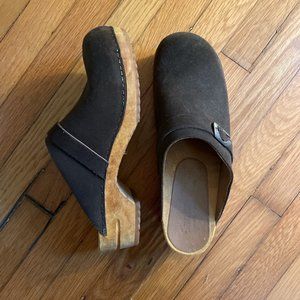Sanita Clogs